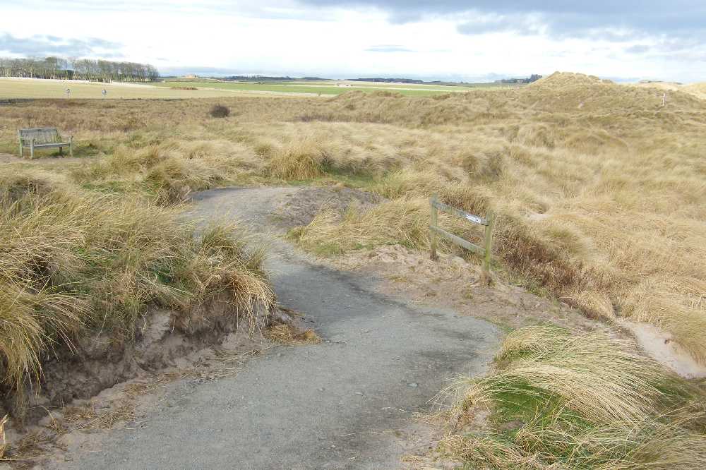 Steps down to the beach.